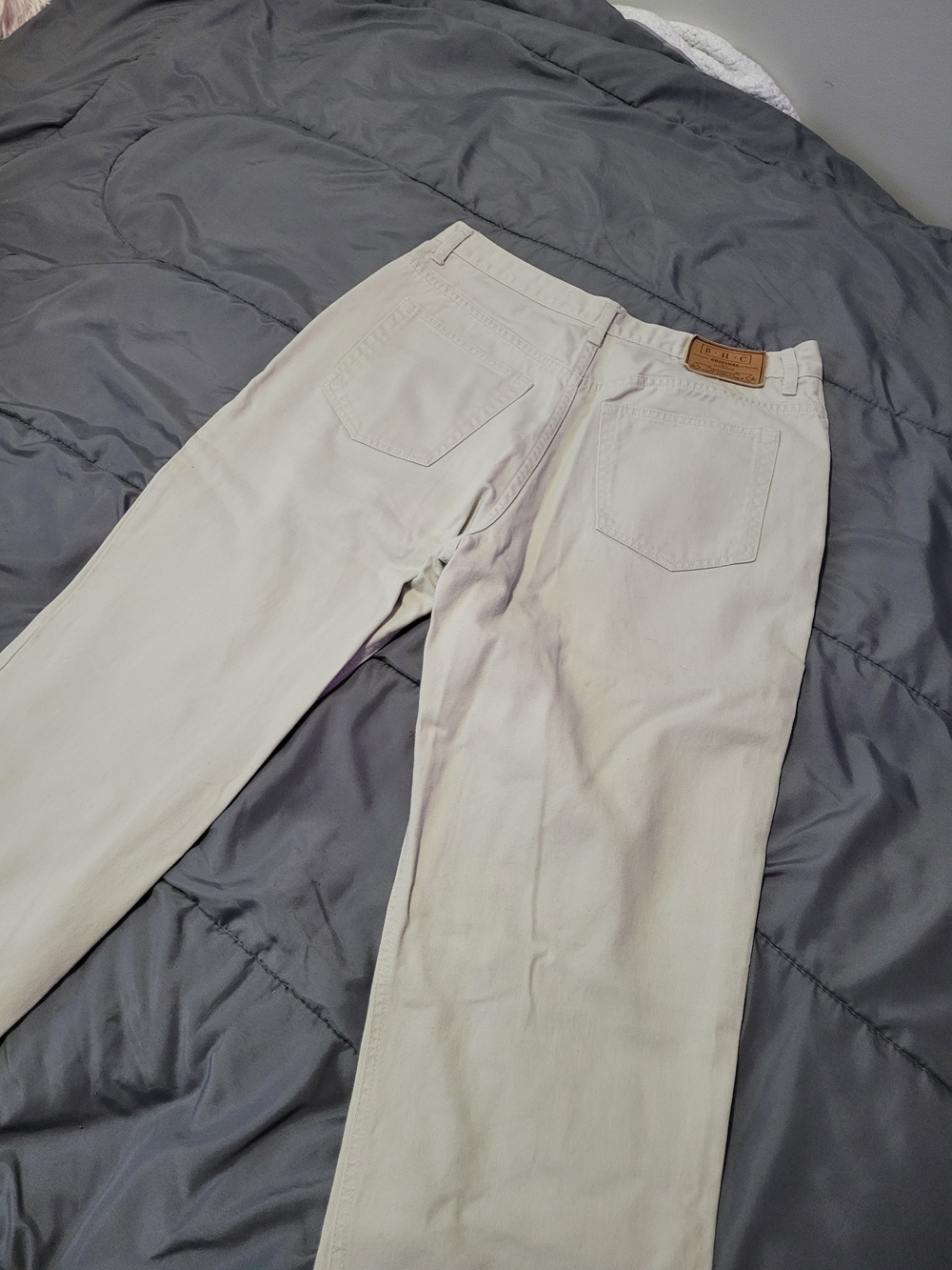 Light Cream Casual Pants with Clean Finish